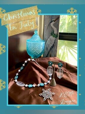 Quarts, Pearls & vintage Lucite Set